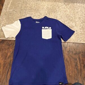 Nike Shirt Mens medium Lebron James  Dri-Fit Basketball Dallas Cowboys Color way